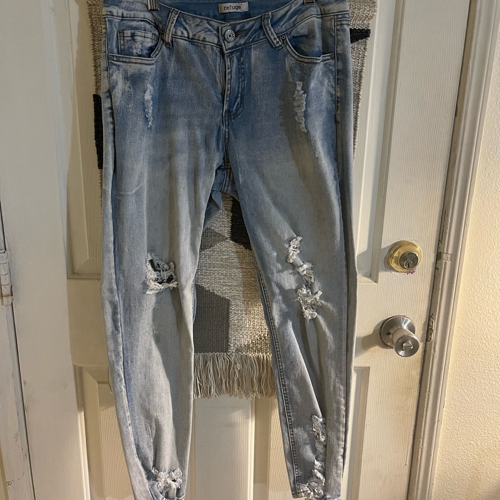 Refuge cropped distressed jeans
